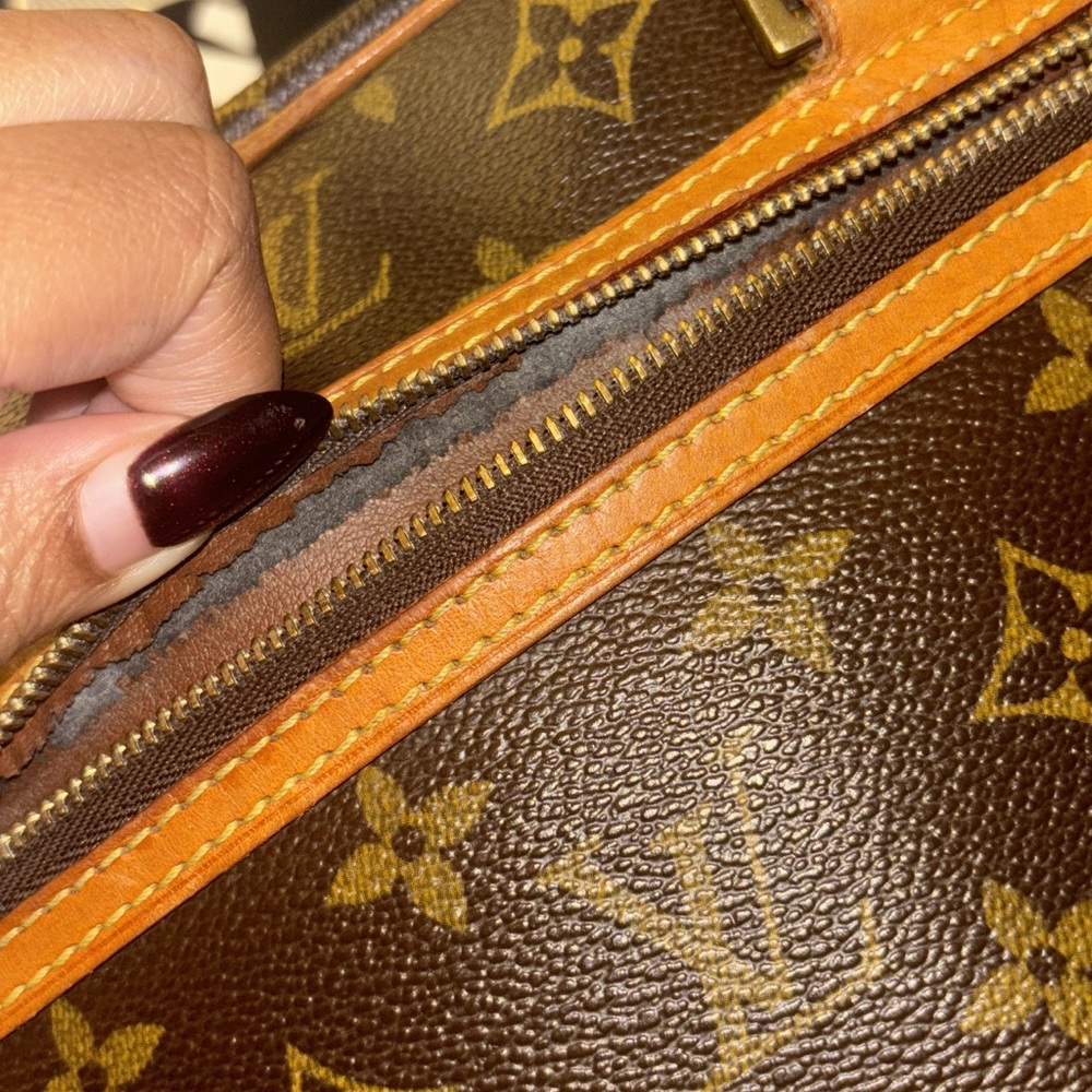 Louis Vuitton Cite MM - Picture 16 of 16